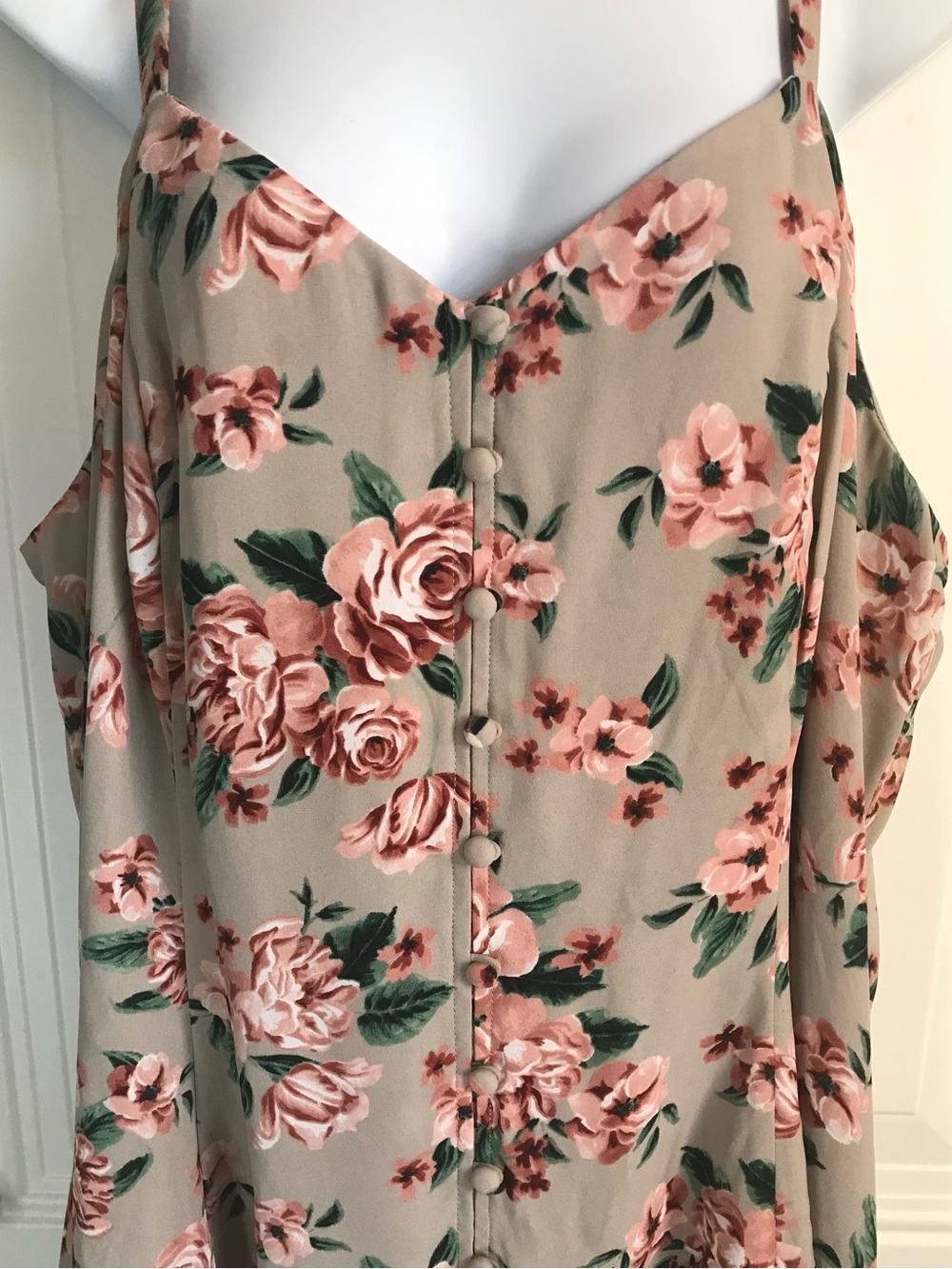 🔴 4/$15 Torrid Women’s 2X Taupe & Pink Floral Smocked Adjustable Tank Top EUC - Picture 6 of 16